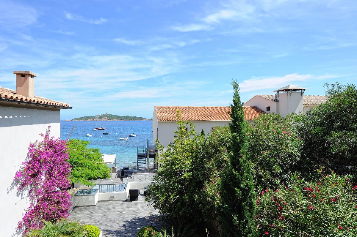 Vue mer terrasse résidence vue mer hôtel spa Le Pinarello à porto-vecchio