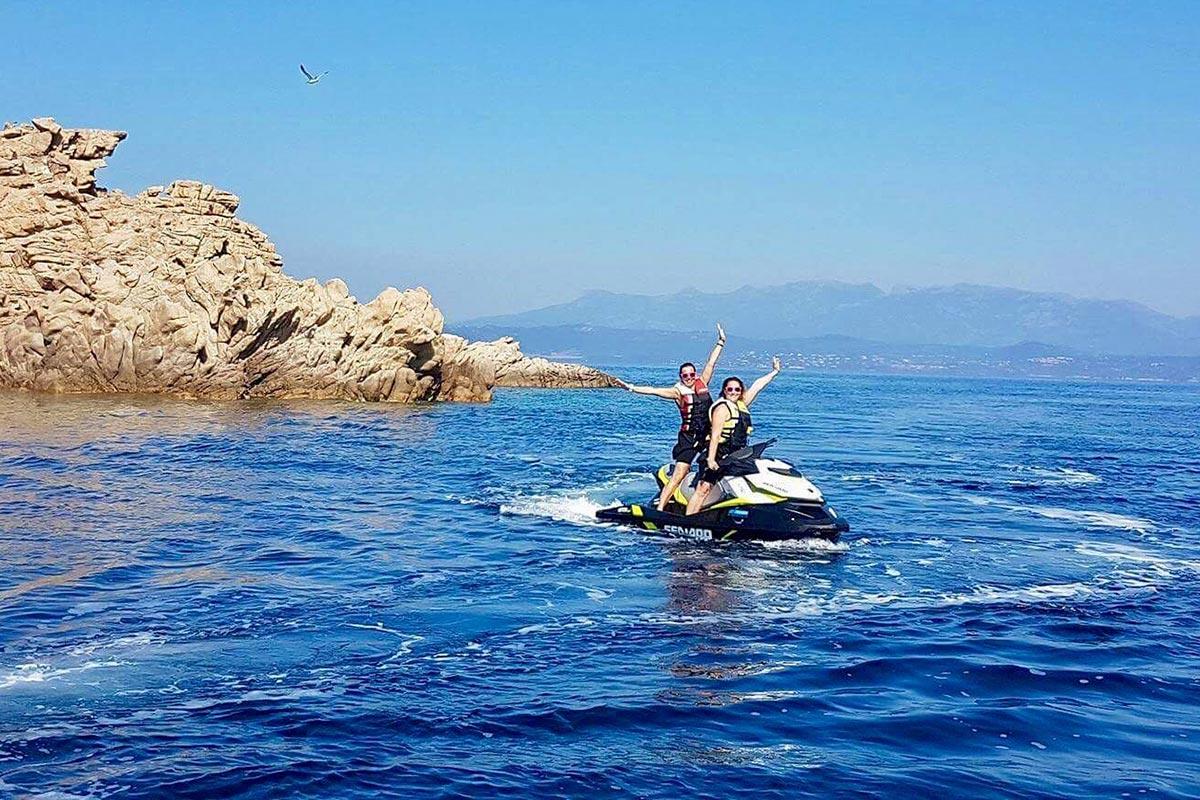 jet ski à Porto-Vecchio en Corse du sud Le Pinarello hôtel