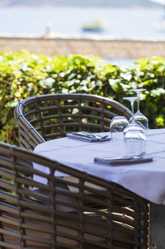 Un diner en bord de plage à la brasserie le rouf